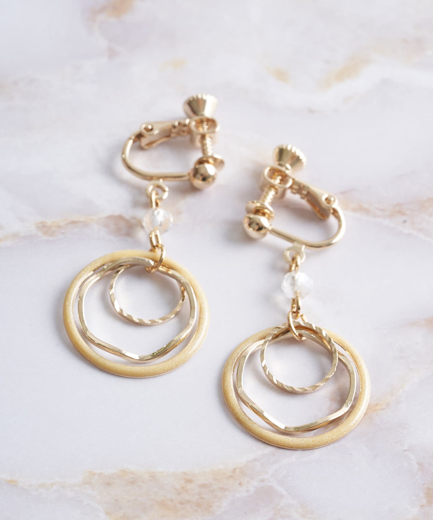 マーブルラウンドイヤリング 3coins スリーコインズ ライフスタイル Pal Closet パルクローゼット パルグループ公式ファッション通販サイト