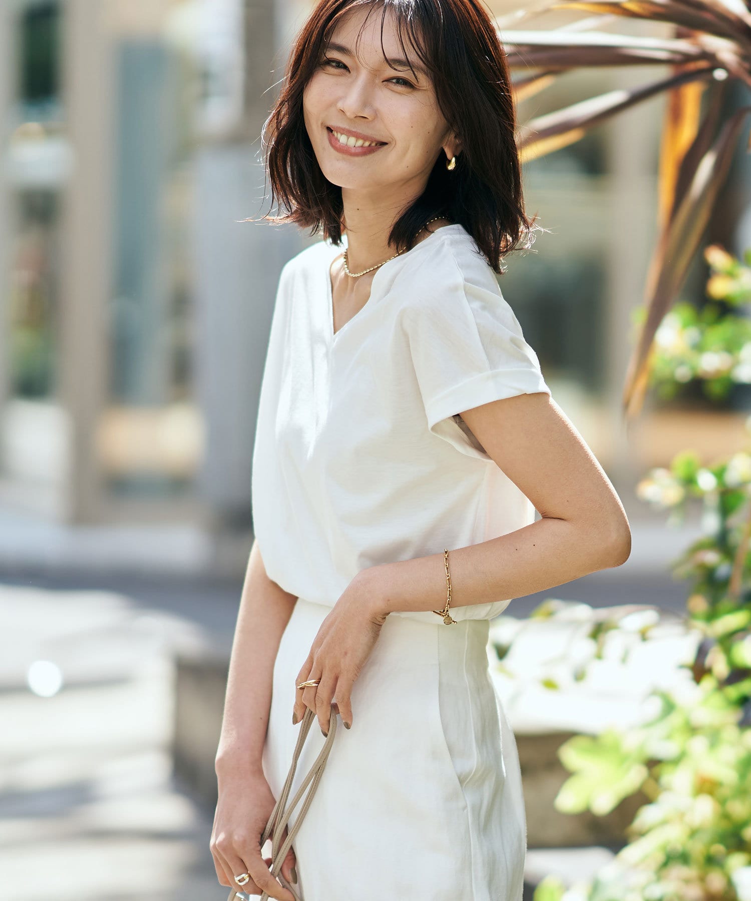 首元をシャープに見せてくれる リヨセルコットンvネック Fit Rive Droite リヴドロワ レディース Pal Closet パルクローゼット パルグループ公式ファッション通販サイト