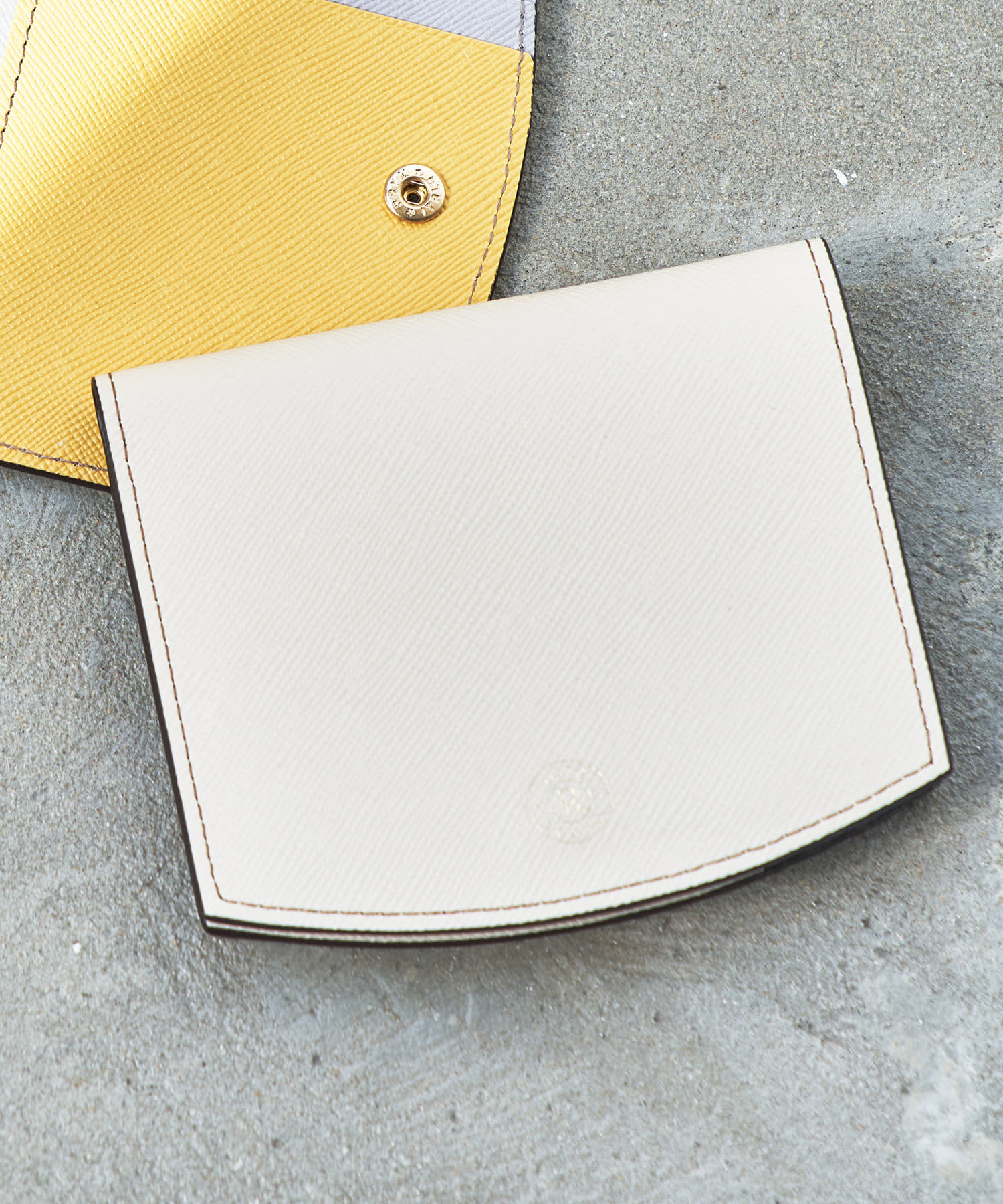 バイカラーレザー折り財布 So 3 Russet ラシット レディース Pal Closet パルクローゼット パルグループ公式ファッション通販サイト