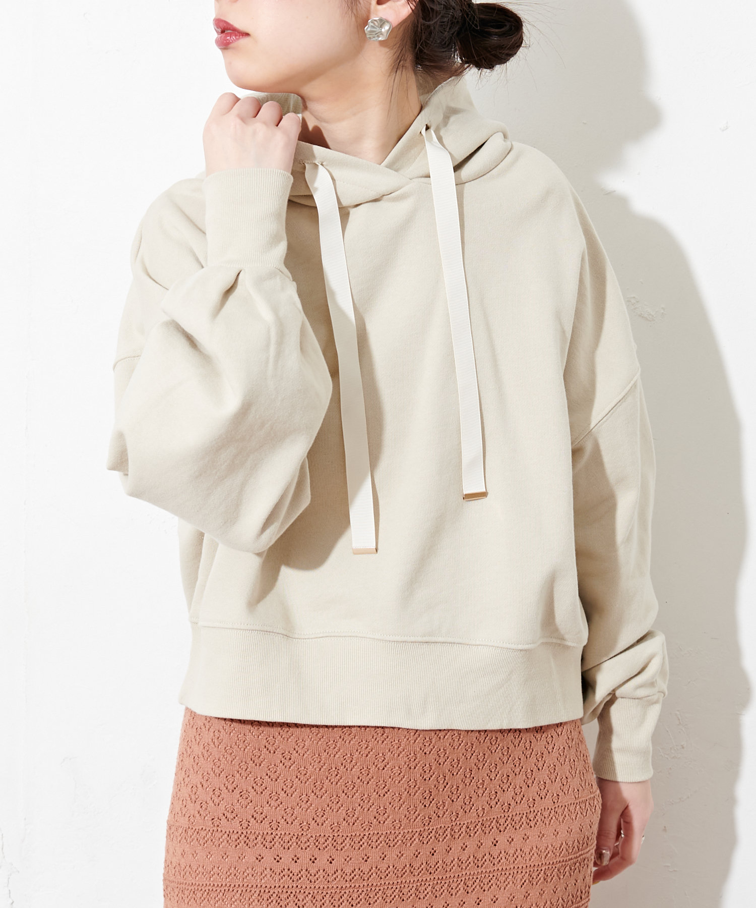 袖タックグログランリボンショート丈パーカー | natural couture 