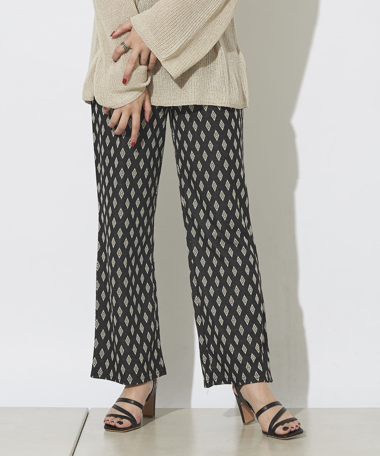 ウエストゴム仕様 幾何柄ジャガードフレアパンツ Prose Verse プロズヴェール レディース Pal Closet パルクローゼット パルグループ公式ファッション通販サイト