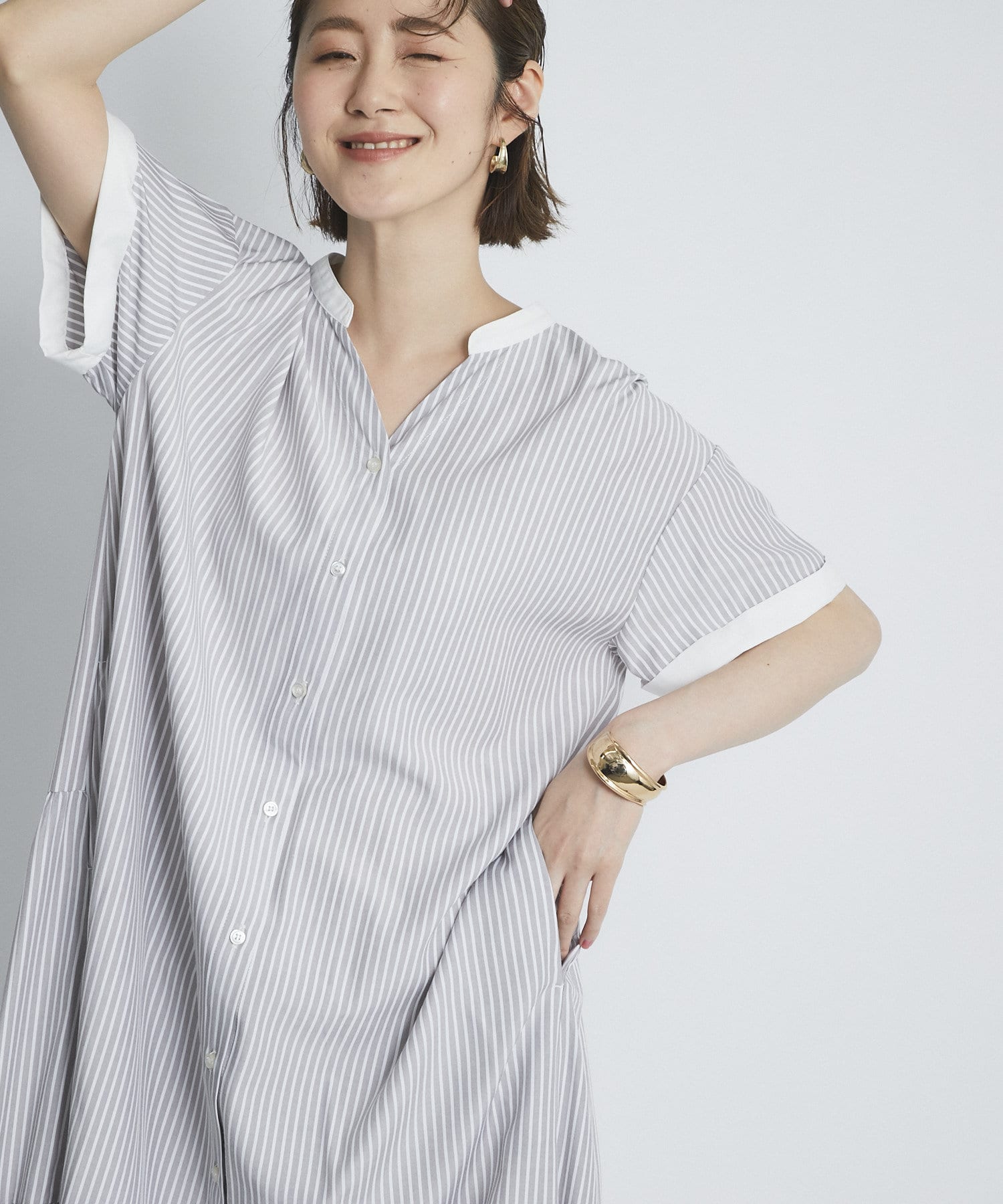 un dix cors(アンディコール) 【《バックデザインが華やぎをプラス》洗える】バックティアードストライプワンピース