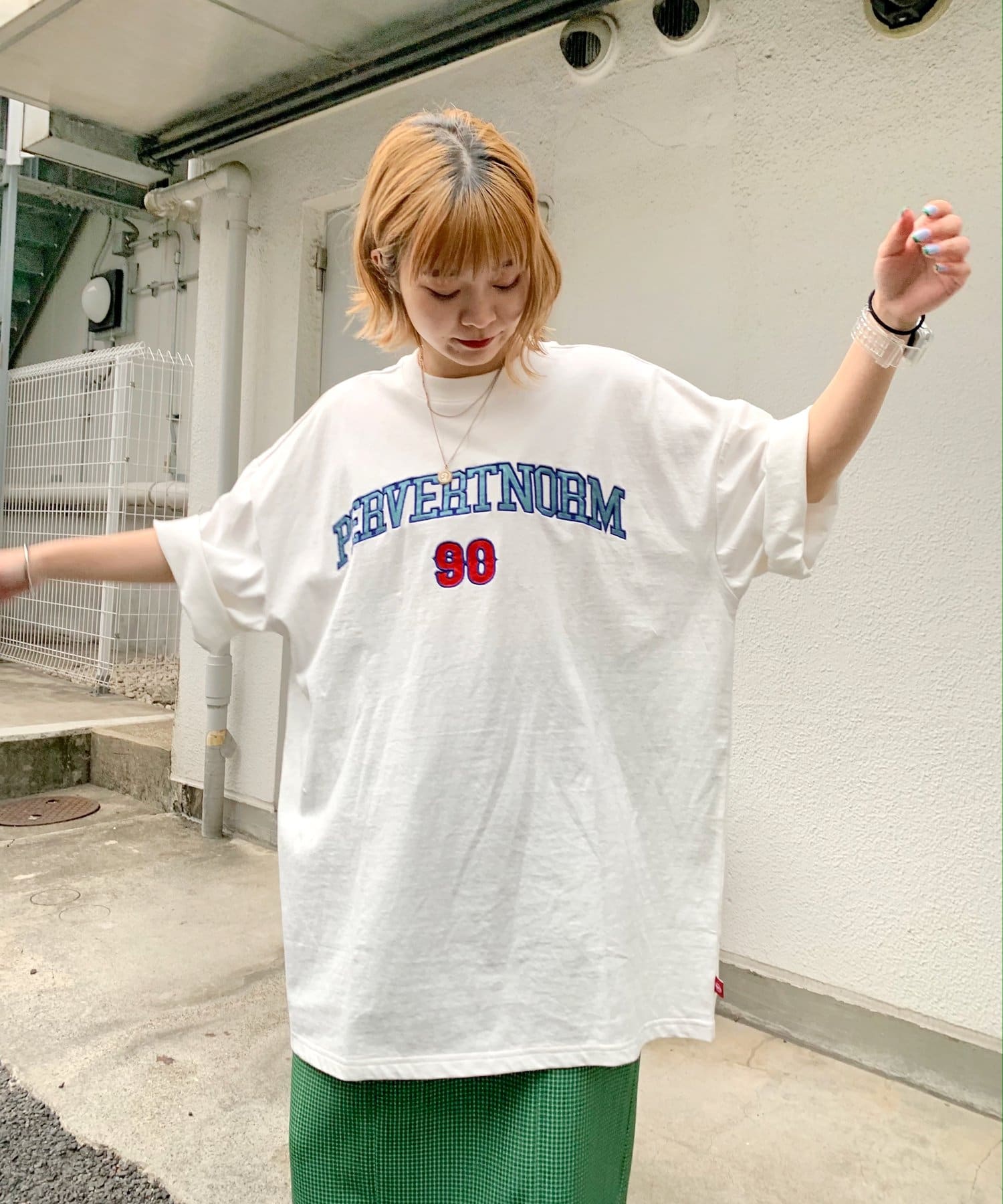 KOOKY'N/クーキー】カレッジ90s刺繍TEE | WHO'S WHO gallery