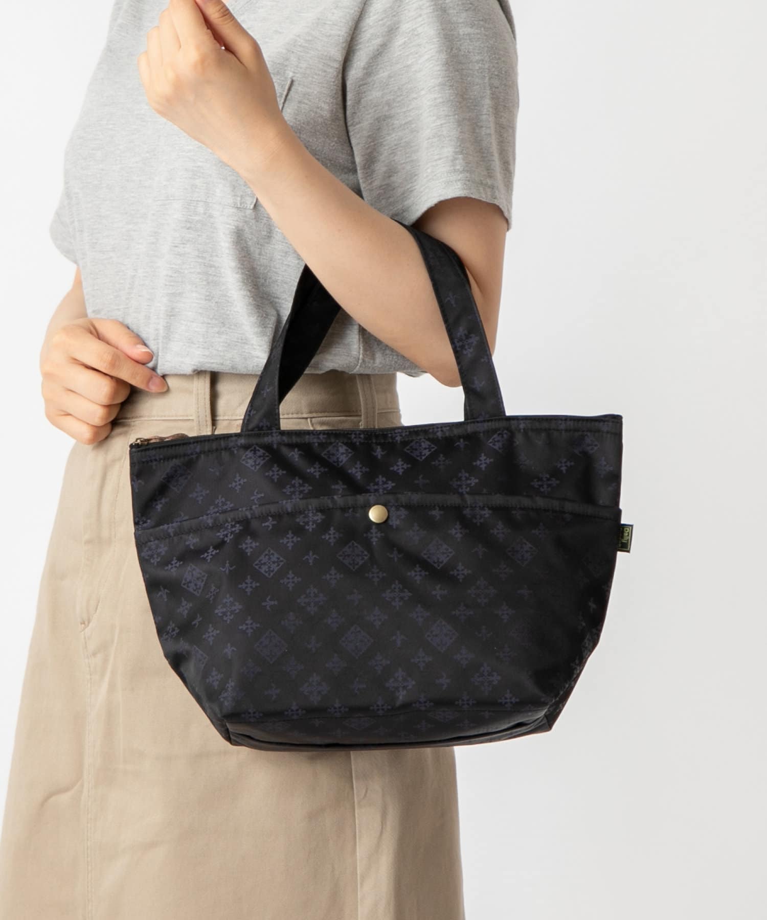 ロングセラー ナイロンジャガード ポケット付きトートバッグ 小 Daily Russet デイリー ラシット レディース Pal Closet パルクローゼット パルグループ公式ファッション通販サイト