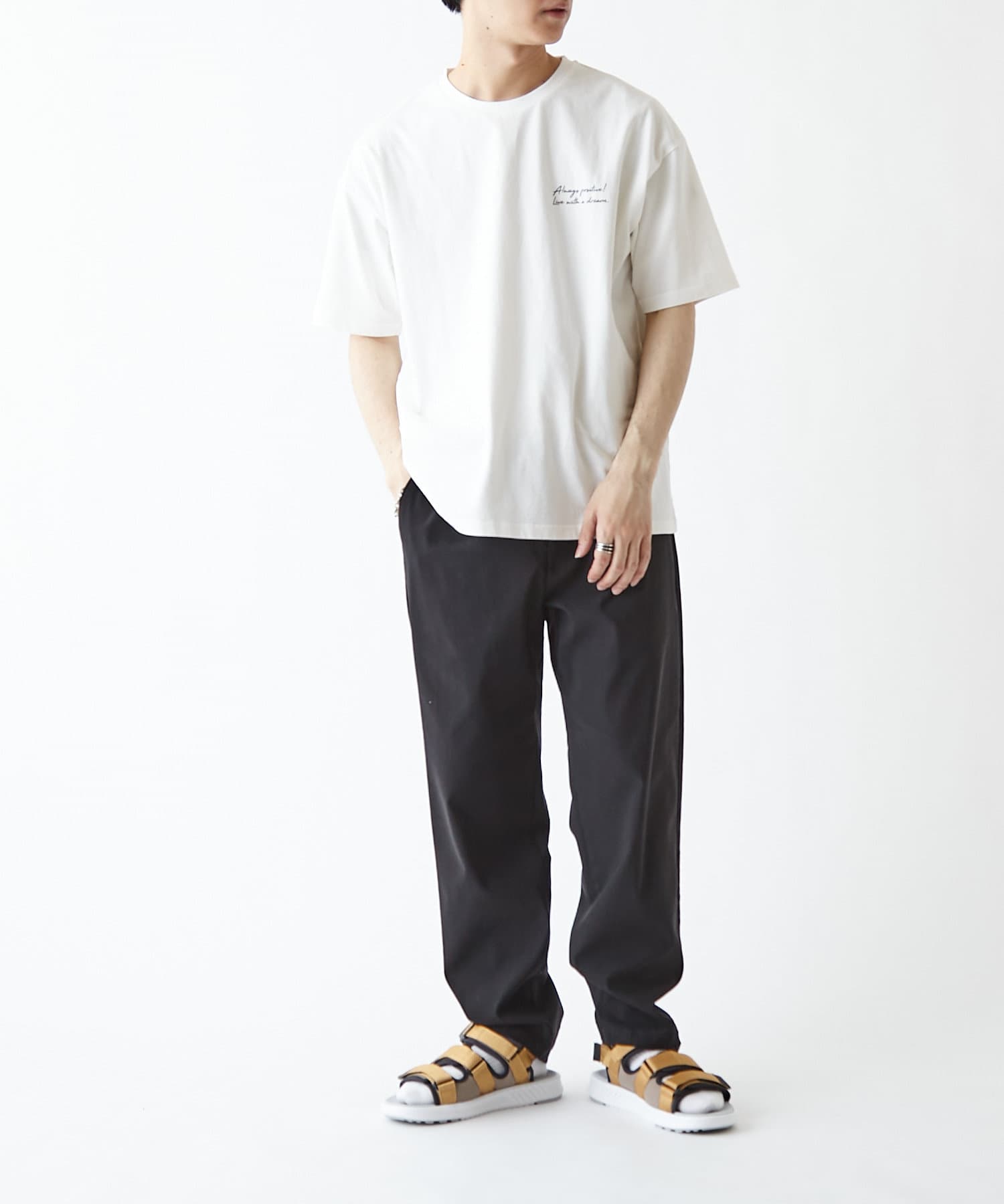 ユニセックスで着用可能 チルアウトイラストプリントtシャツ Discoat ディスコート メンズ Pal Closet パルクローゼット パルグループ公式ファッション通販サイト