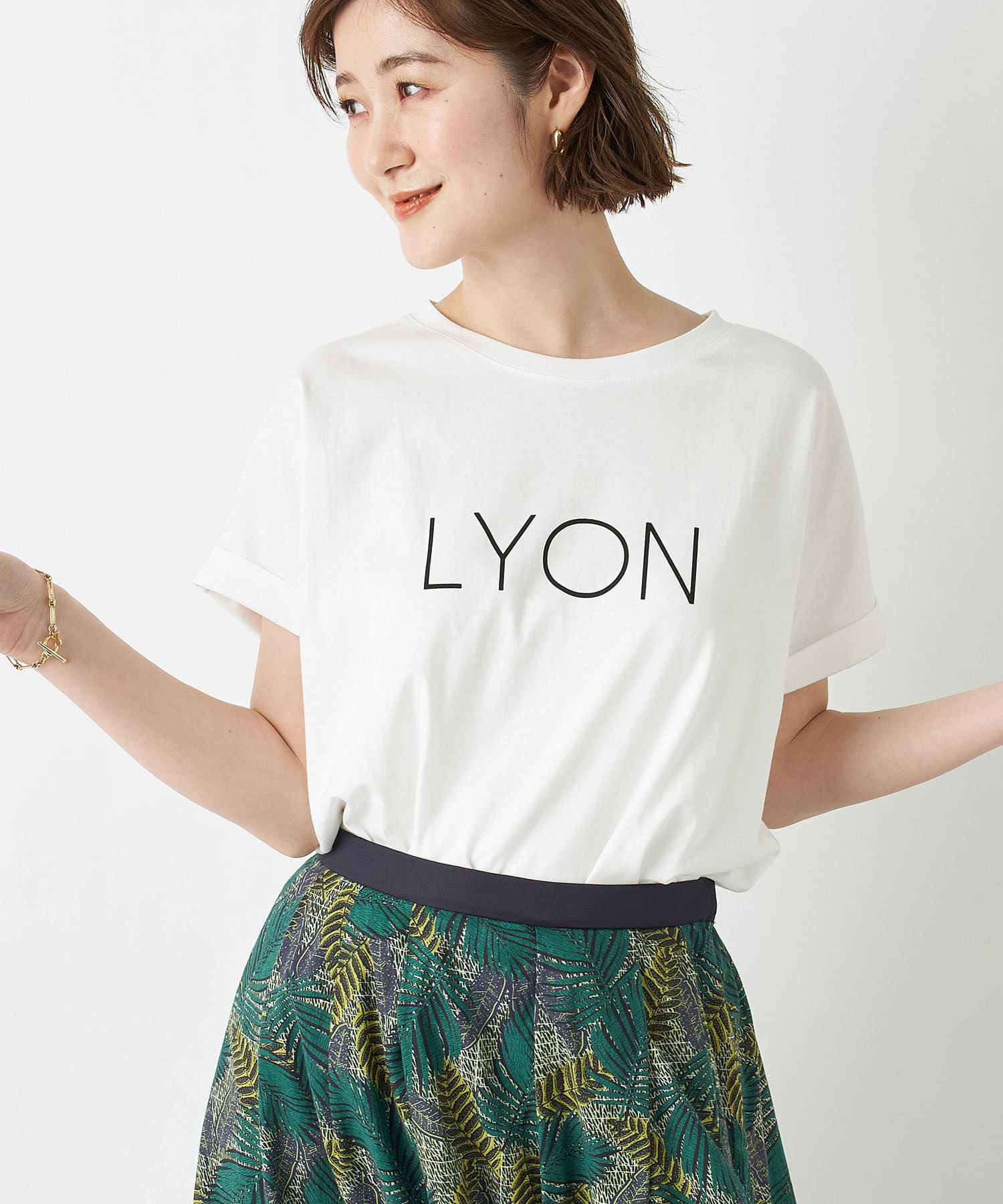 動画付き 華奢なロゴで大人な印象に 洗える Lyon半袖tシャツ Rive Droite リヴドロワ レディース Pal Closet パルクローゼット パルグループ公式ファッション通販サイト