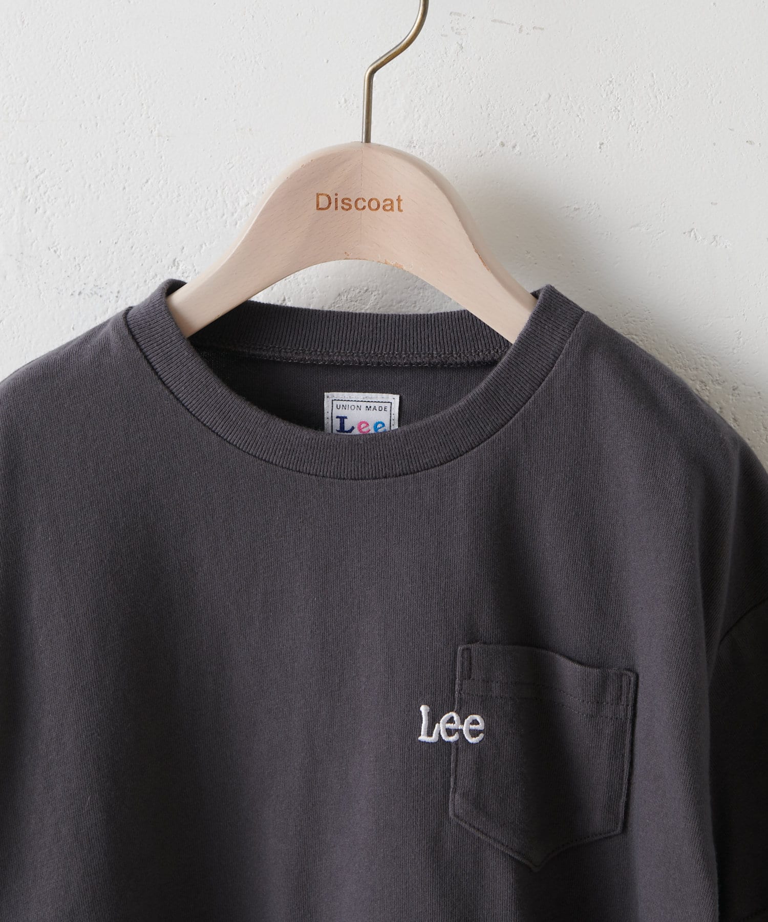 キッズ Lee リー コラボポケ付刺繍バックプリントtシャツ Discoat ディスコート キッズ Pal Closet パルクローゼット パルグループ公式ファッション通販サイト