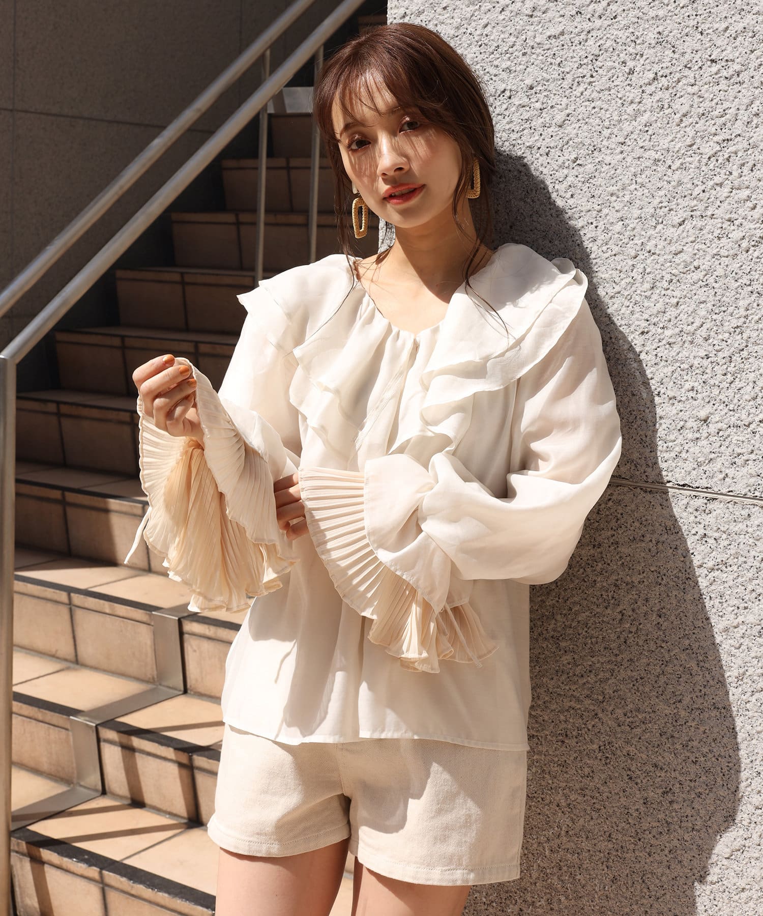 ラッフルフリル羽織りブラウス One After Another Nice Claup ワンアフターアナザー ナイスクラップ レディース Pal Closet パルクローゼット パルグループ公式ファッション通販サイト