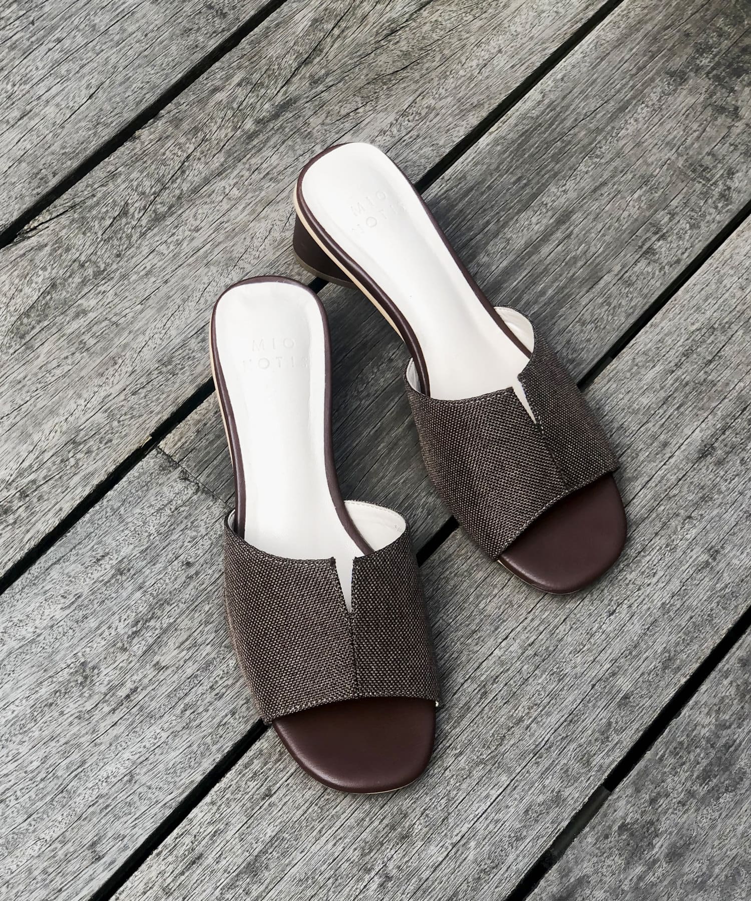 un dix cors(アンディコール) 【mionotis(ミオノティス)】シリンダーヒールミュール