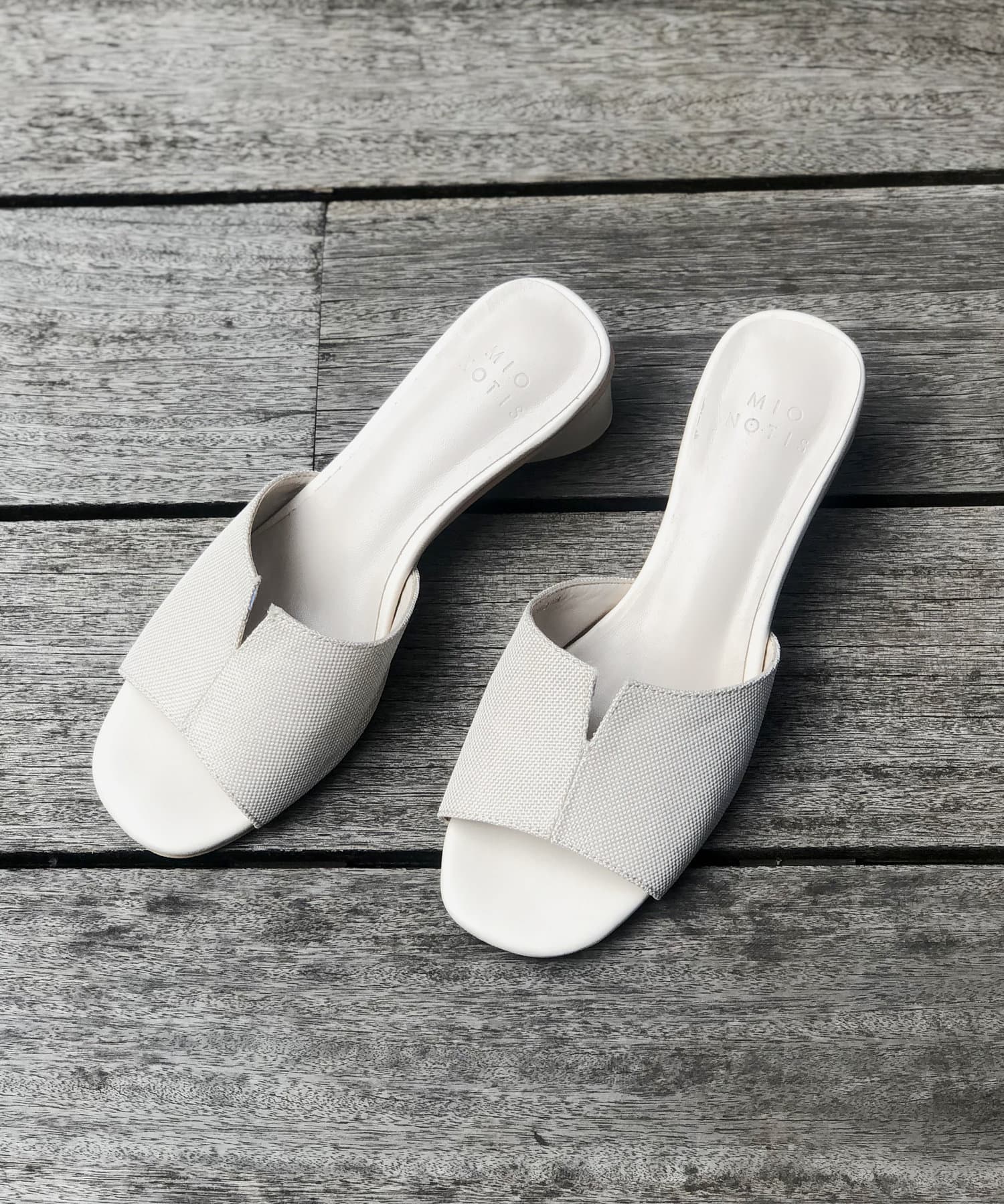 un dix cors(アンディコール) 【mionotis(ミオノティス)】シリンダーヒールミュール