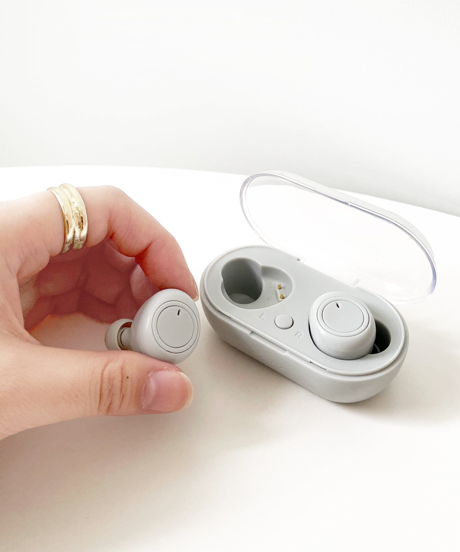 Asoko トレンドのくすみカラー ワイヤレスステレオイヤホン 3coins スリーコインズ レディース Pal Closet パルクローゼット パルグループ公式ファッション通販サイト