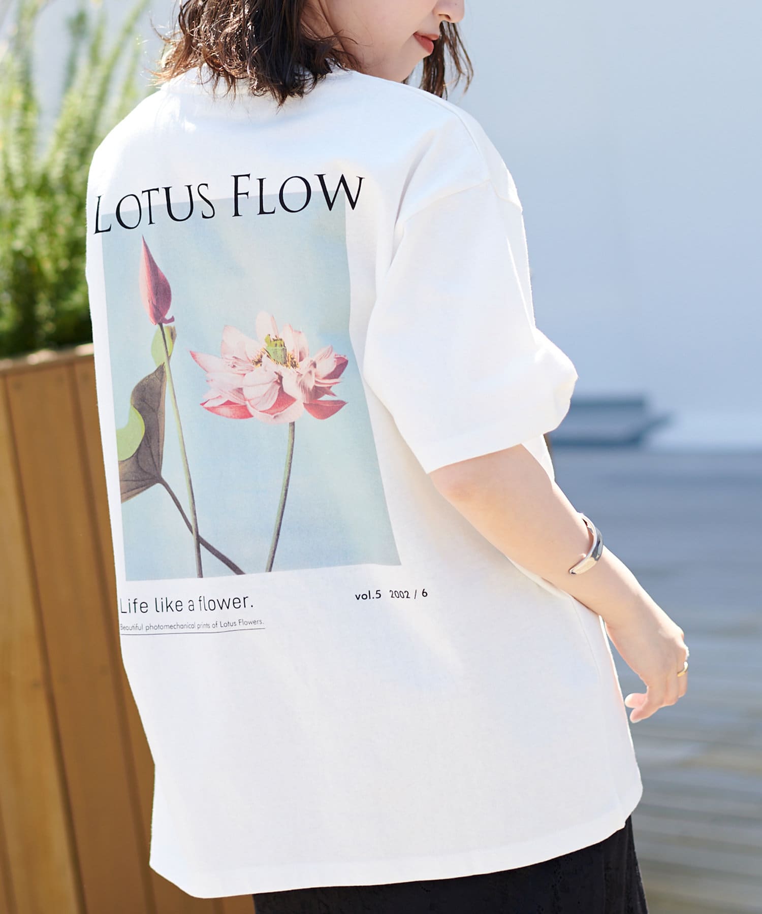 Lotus フラワーバックプリントtシャツ ユニセックスで着用可能 Discoat ディスコート メンズ Pal Closet パルクローゼット パルグループ公式ファッション通販サイト