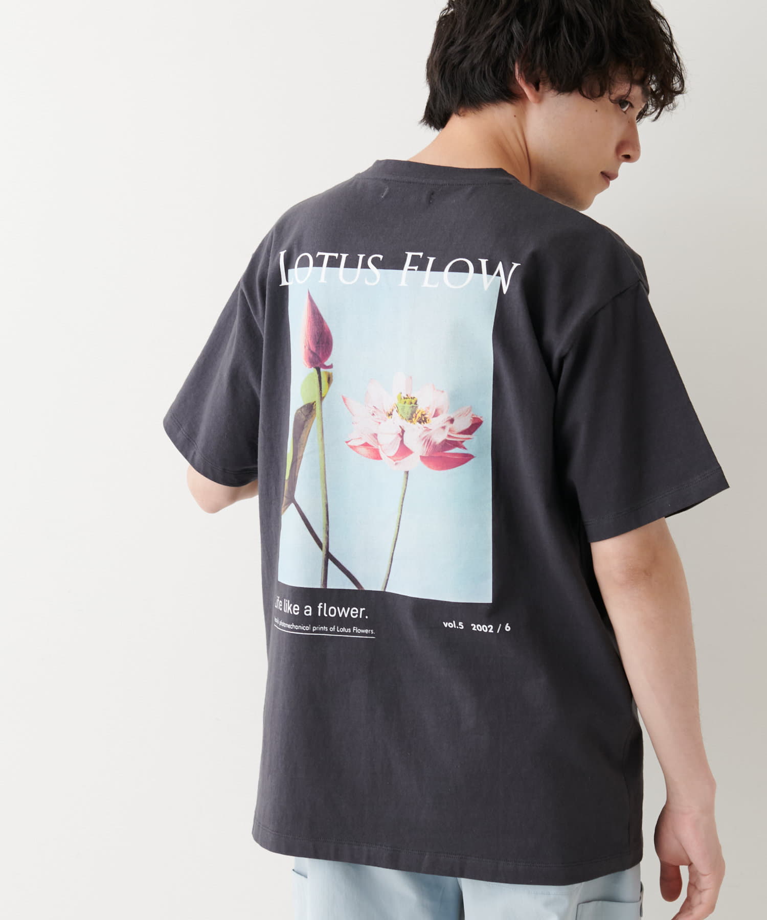 Lotus フラワーバックプリントtシャツ ユニセックスで着用可能 Discoat ディスコート メンズ Pal Closet パルクローゼット パルグループ公式ファッション通販サイト
