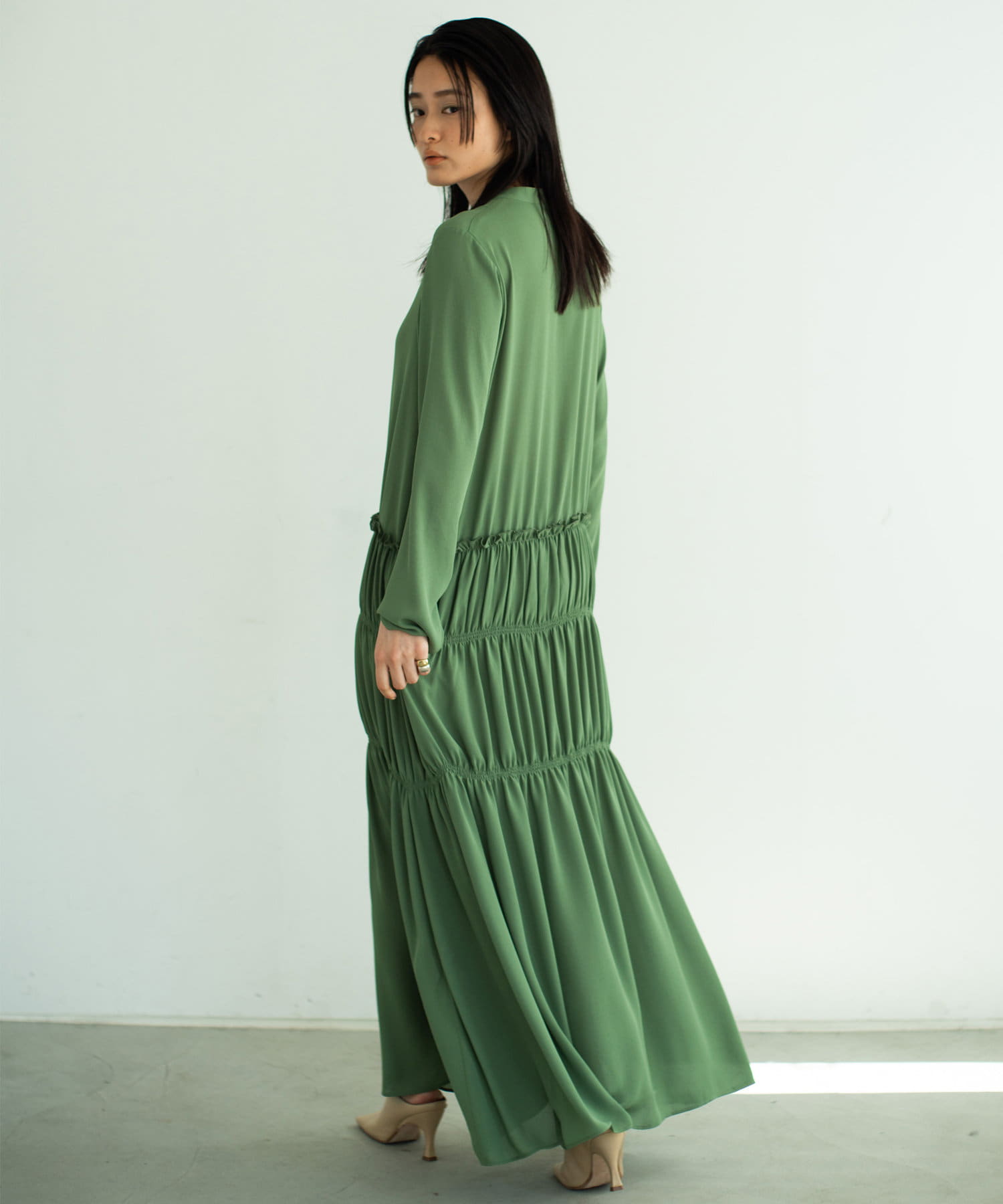 大草直子さんコラボ シャーリングティアードワンピース Gallardagalante ガリャルダガランテ レディース Pal Closet パルクローゼット パルグループ公式ファッション通販サイト