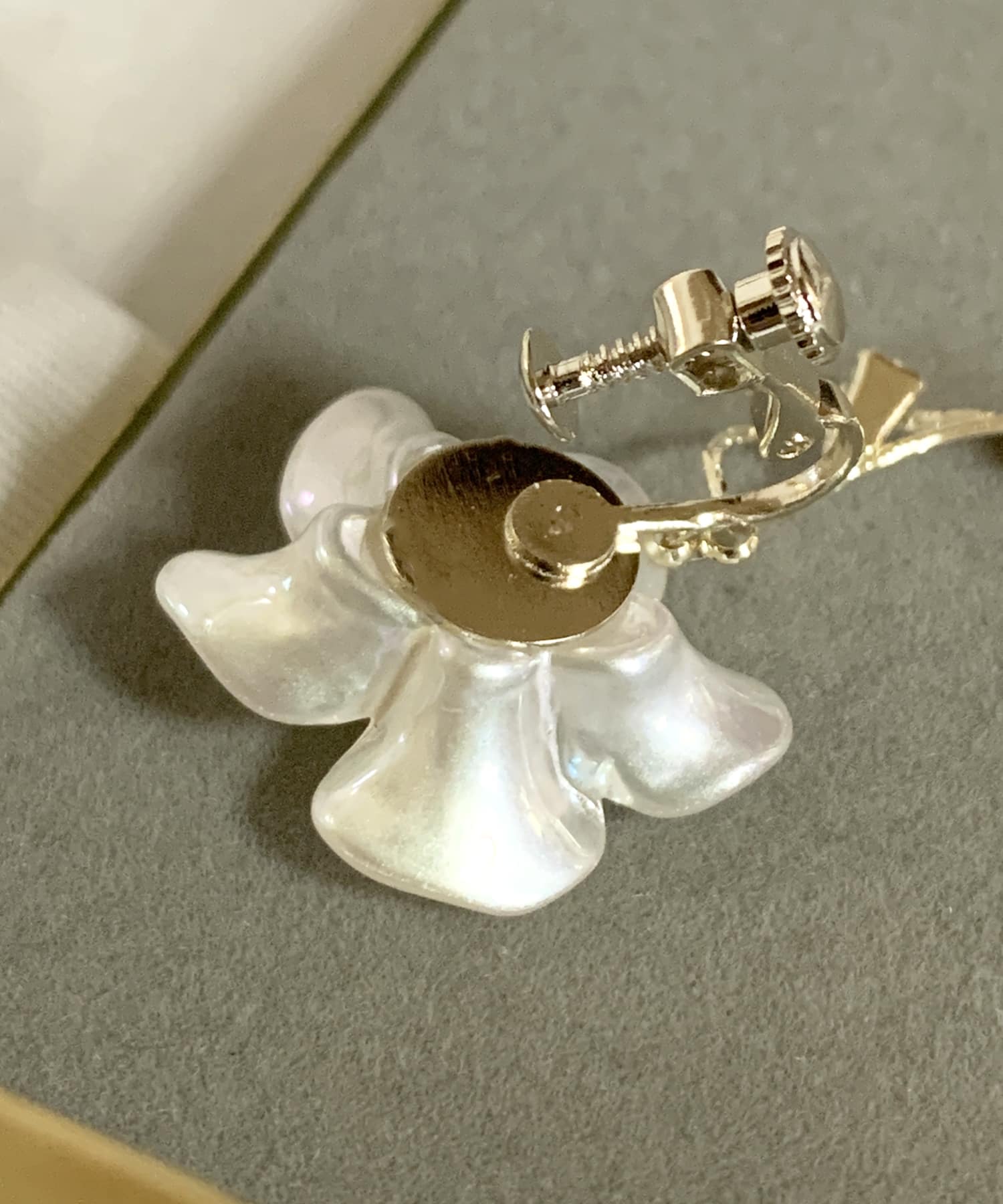 フラワーガラス下りイヤリング 3coins スリーコインズ ライフスタイル Pal Closet パルクローゼット パルグループ公式ファッション通販サイト