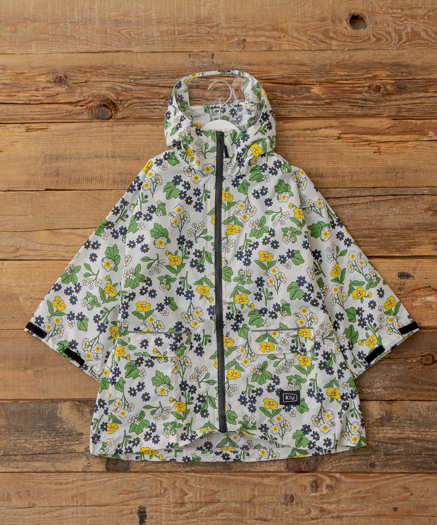 Kiu キウ Sleeve Rain Poncho For Kids Ciaopanic Typy チャオパニックティピー キッズ Pal Closet パルクローゼット パルグループ公式ファッション通販サイト