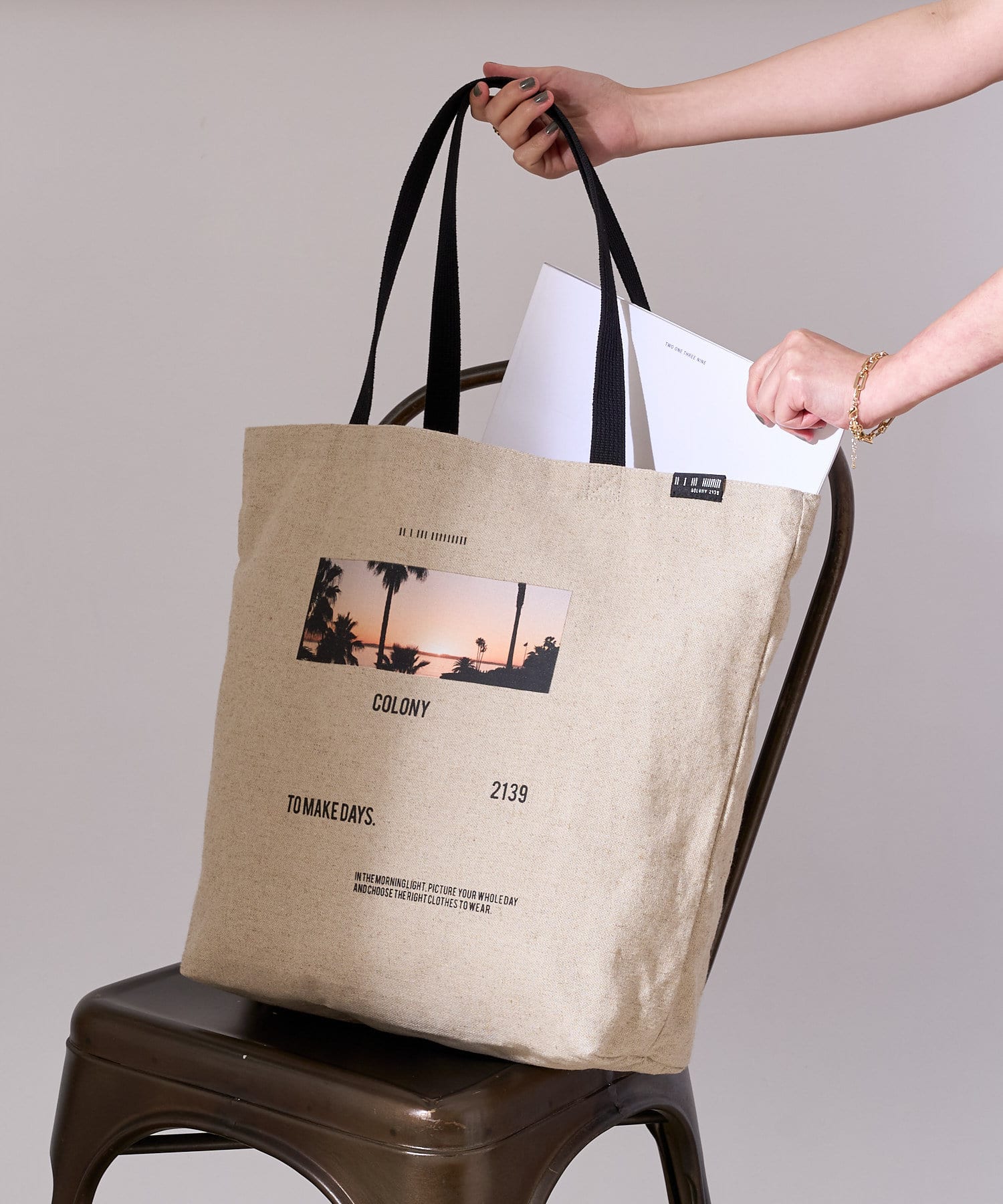 麻混プリントトートバッグ マチ付きa4収納可能トート Colony 2139 コロニー トゥーワンスリーナイン レディース Pal Closet パルクローゼット パルグループ公式ファッション通販サイト