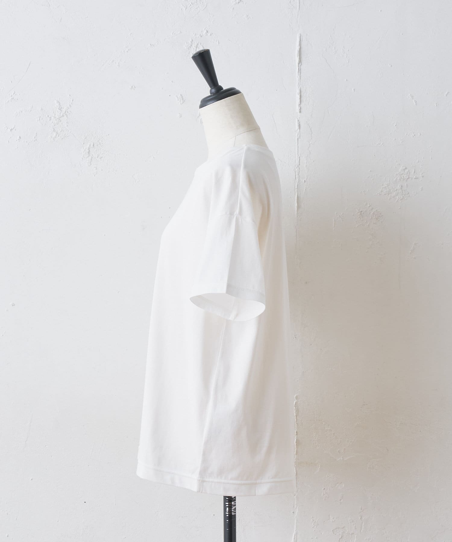 イニシャル刺繍tシャツ Beardsley ビアズリー レディース Pal Closet パルクローゼット パルグループ公式ファッション通販サイト