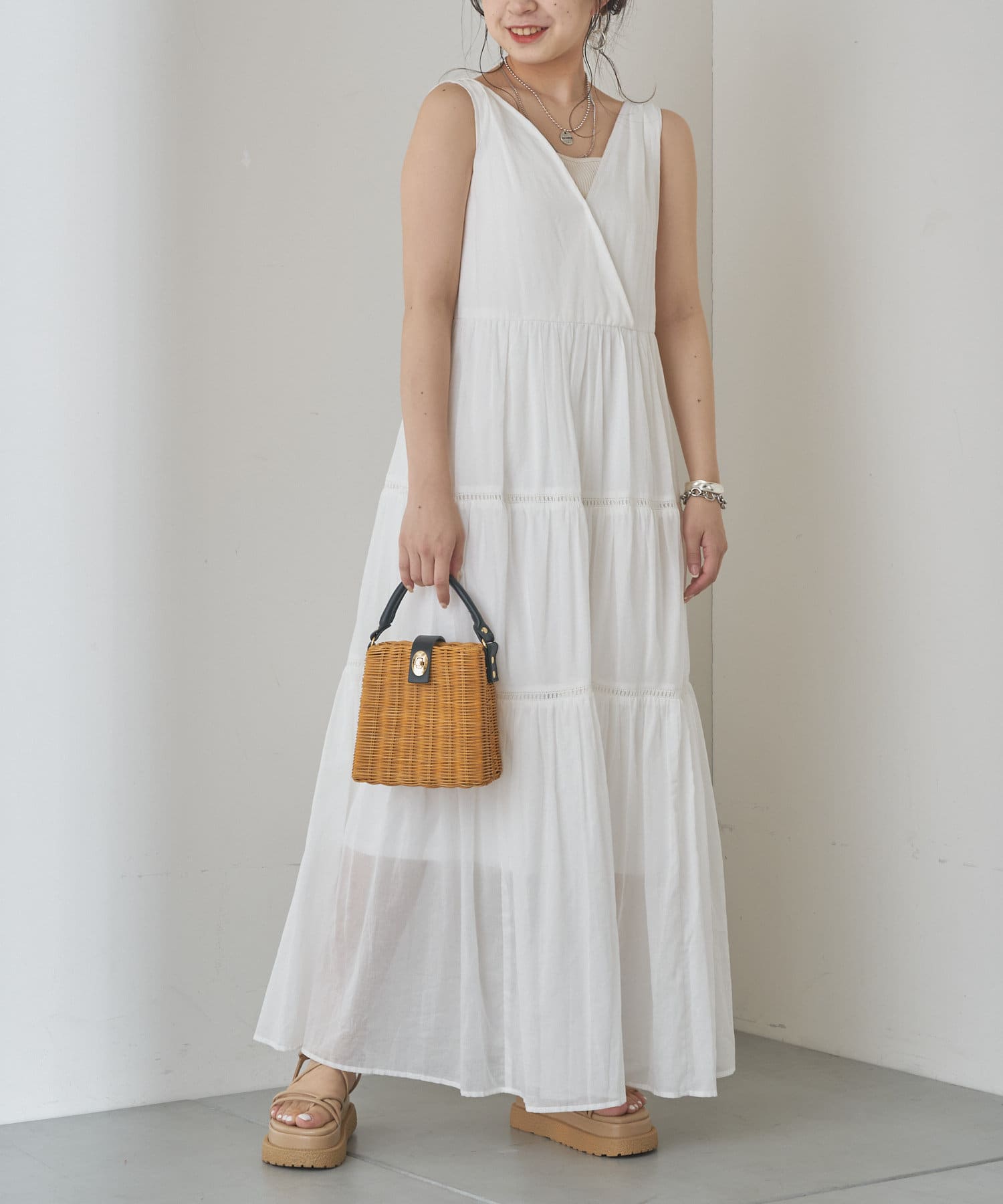 バックリボン梯子ティアードノースリワンピース Who S Who Chico フーズフーチコ レディース Pal Closet パルクローゼット パルグループ公式ファッション通販サイト