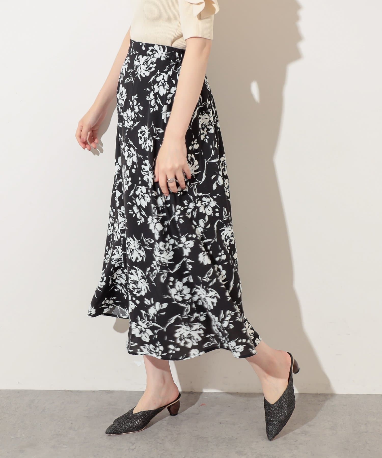 natural couture(ナチュラルクチュール) 単色花柄スカート