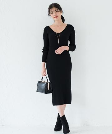 Vネックニットワンピース