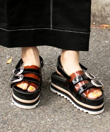 Wバックルサンダル