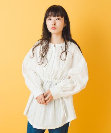 絡みレースヘンリーブラウス