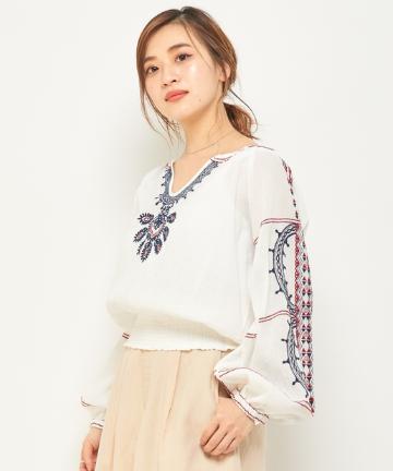 サークル刺繍ブラウス