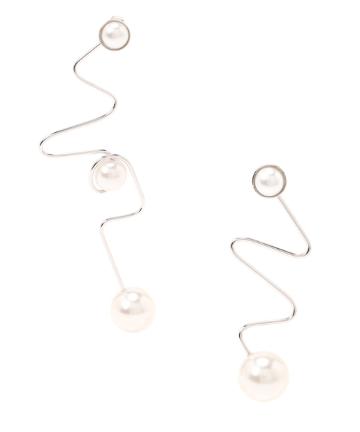 ぐねぐねピアス