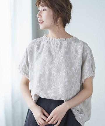 リネン総柄刺繍プルオーバーブラウス