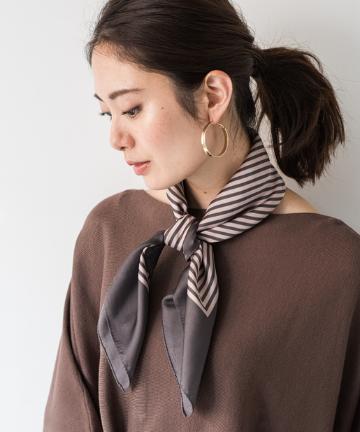 幾何学柄スカーフ