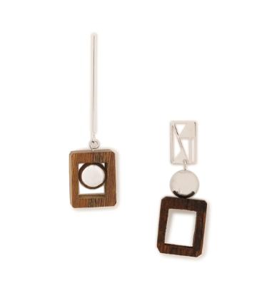 スクエアウッドピアス