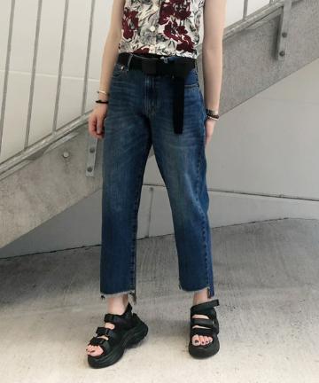 テーパードカットオフデニムパンツ
