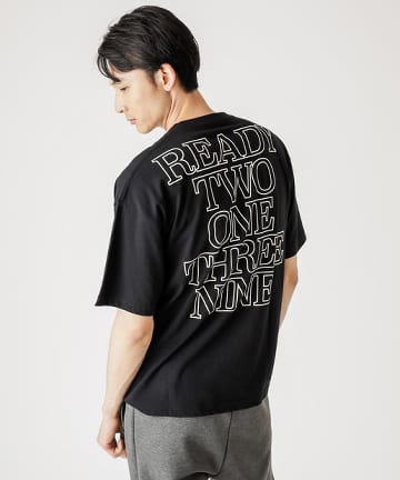 バックプリントポケット付きTシャツ