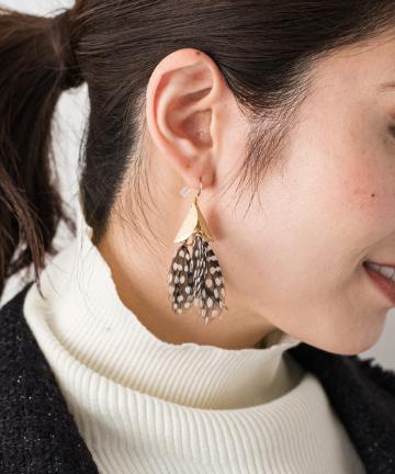 【serefina】ドット柄フェザーピアス