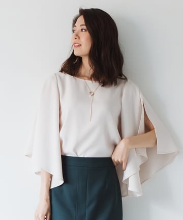 フレアスリーブブラウス