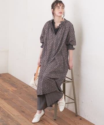 【Kazumiさん着用 2019AW】小花刺繍ギャザーワンピース