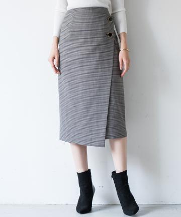 チェックボタンタイトスカート