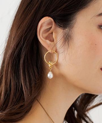 パールモチーフピアス