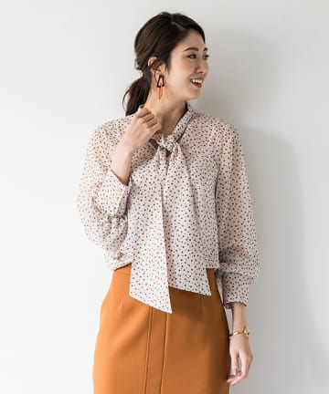 レトロボウタイブラウス