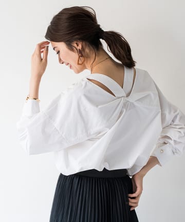 ツイストブラウス