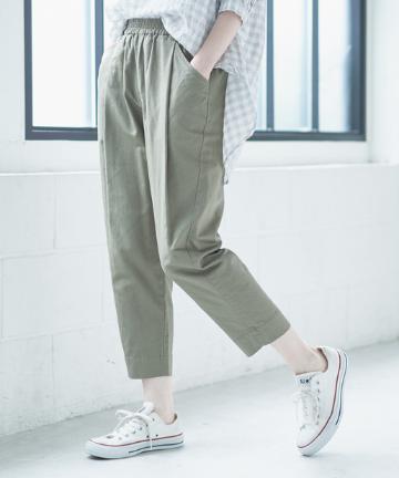 タックテーパードパンツ