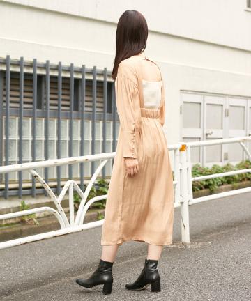 バックオープンロングカフスワンピース