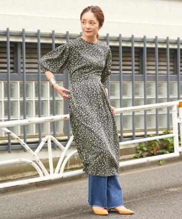 バックオープンプリントロングカフスワンピース