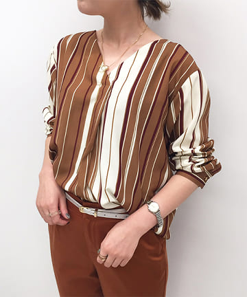 ストライプブラウス