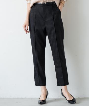 テーパードパンツ