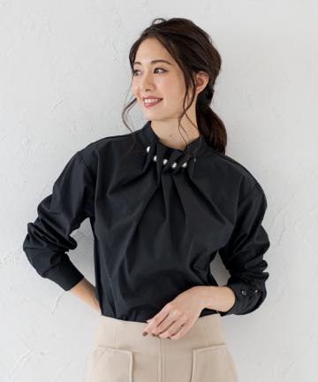パールネックブラウス