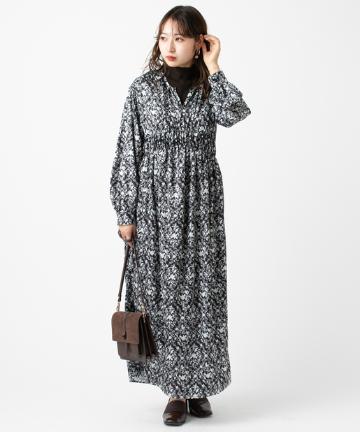 サテン花柄ワンピース