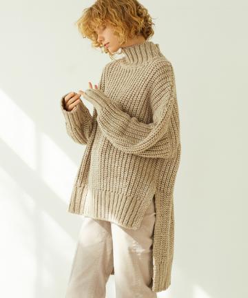 タートルスリットニット【オンラインストア限定商品】