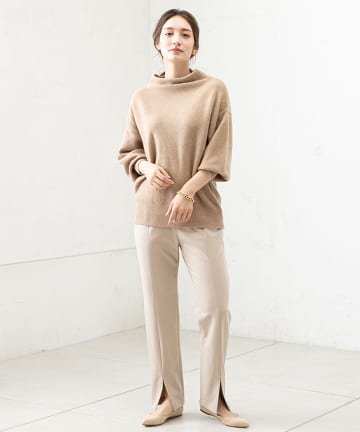 フロントスリットパンツ